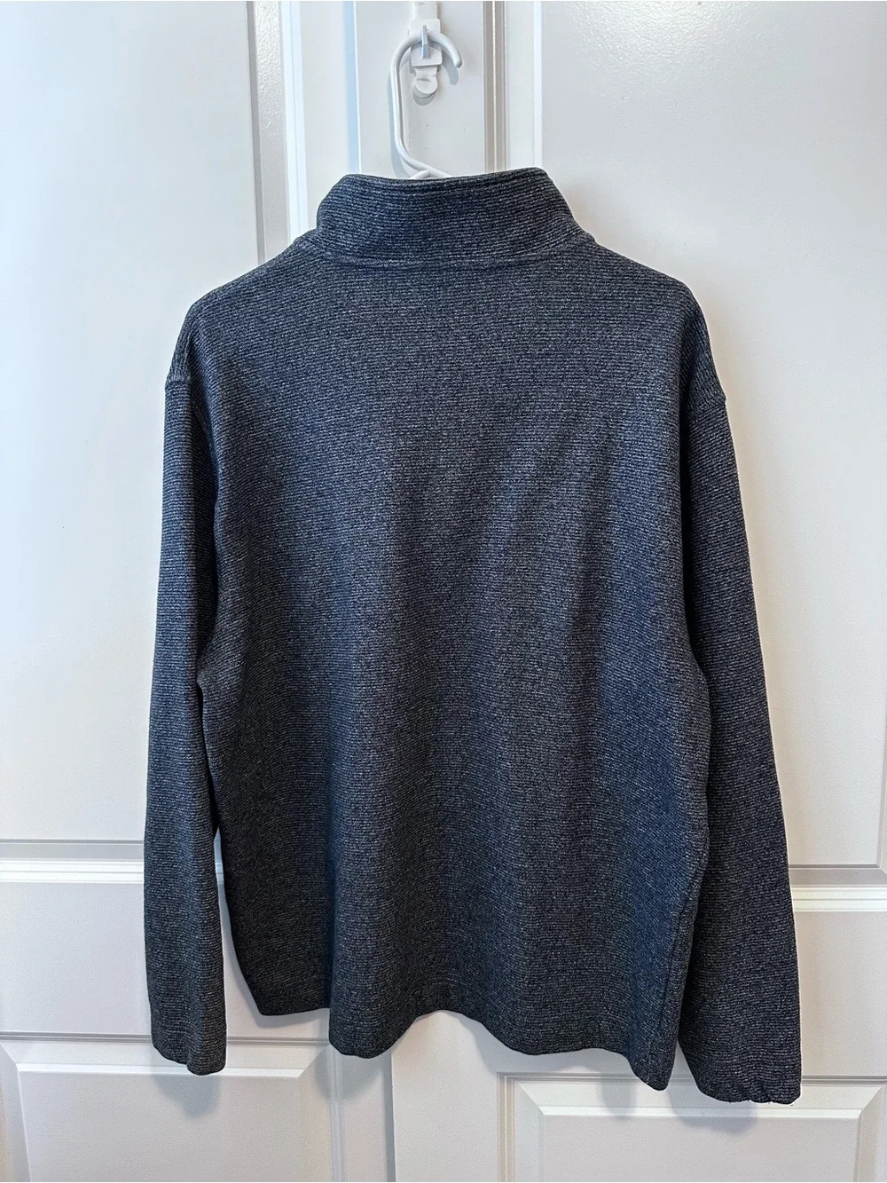 Van Heusen Men's Sz. XL Charcoal Quarter-Zip Sweater